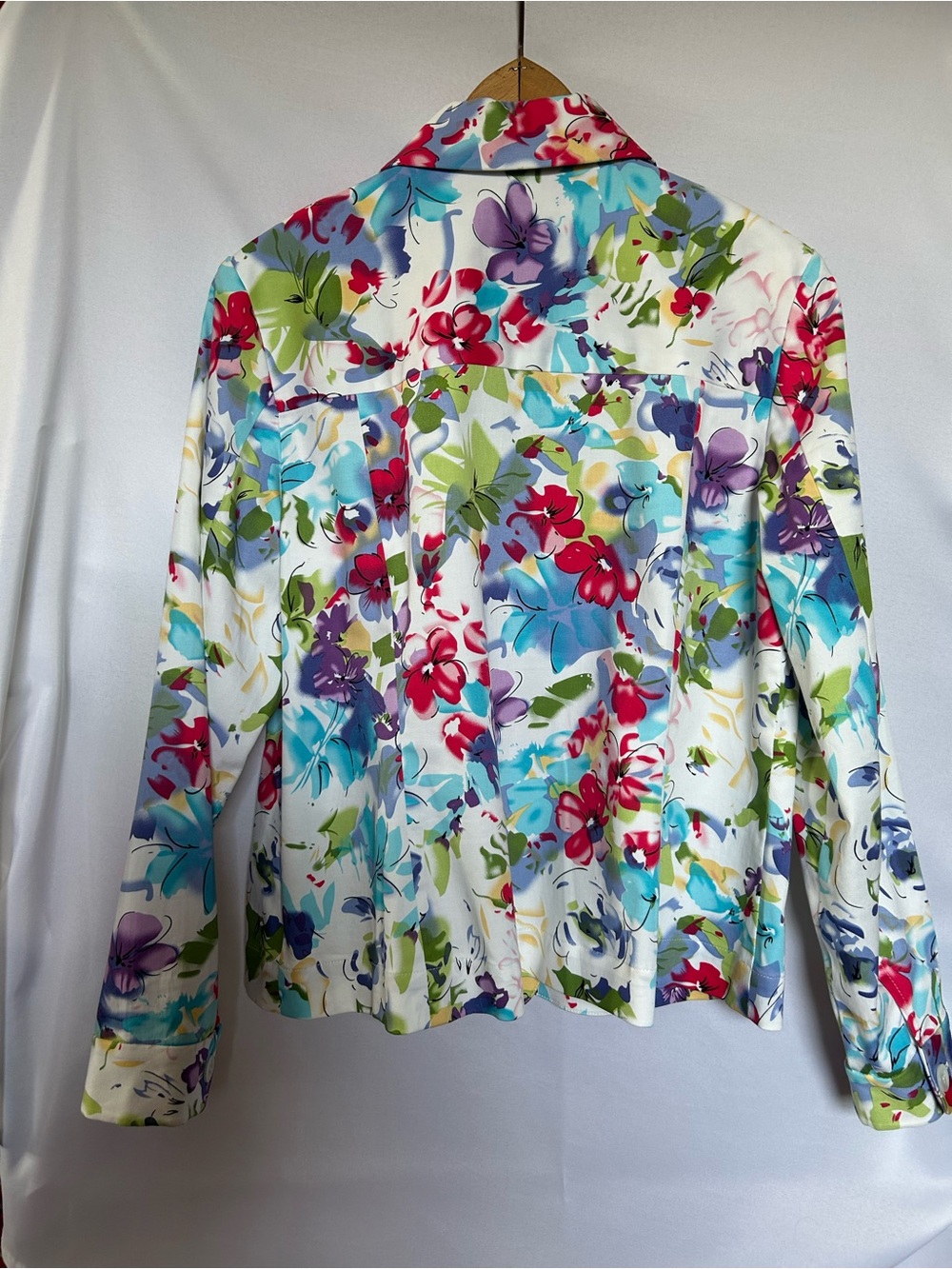 Appleseed's White Floral Button-Front Blouse with Multi-Color Bloom - Picture 2 of 5